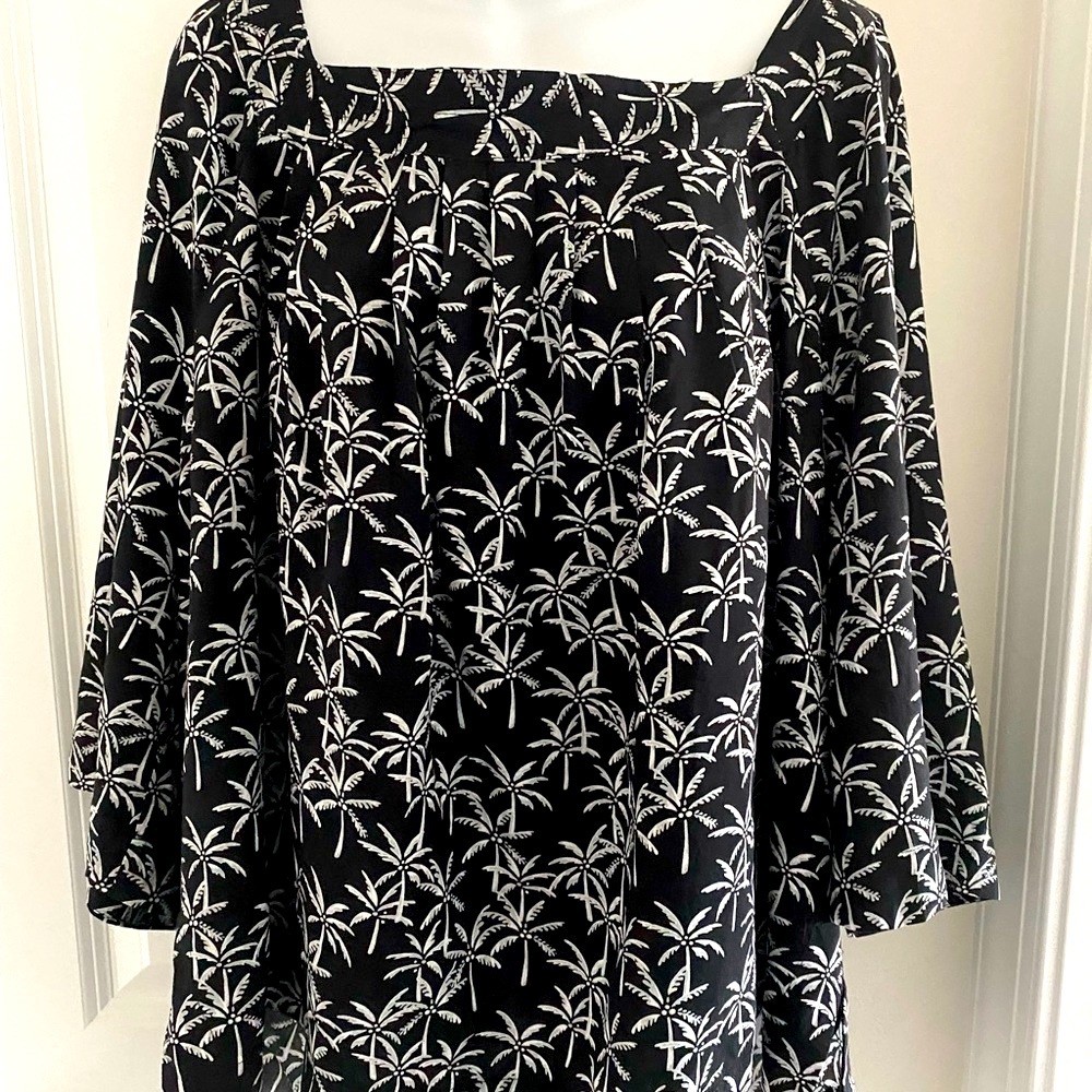 Crown and Ivy women’s blouse